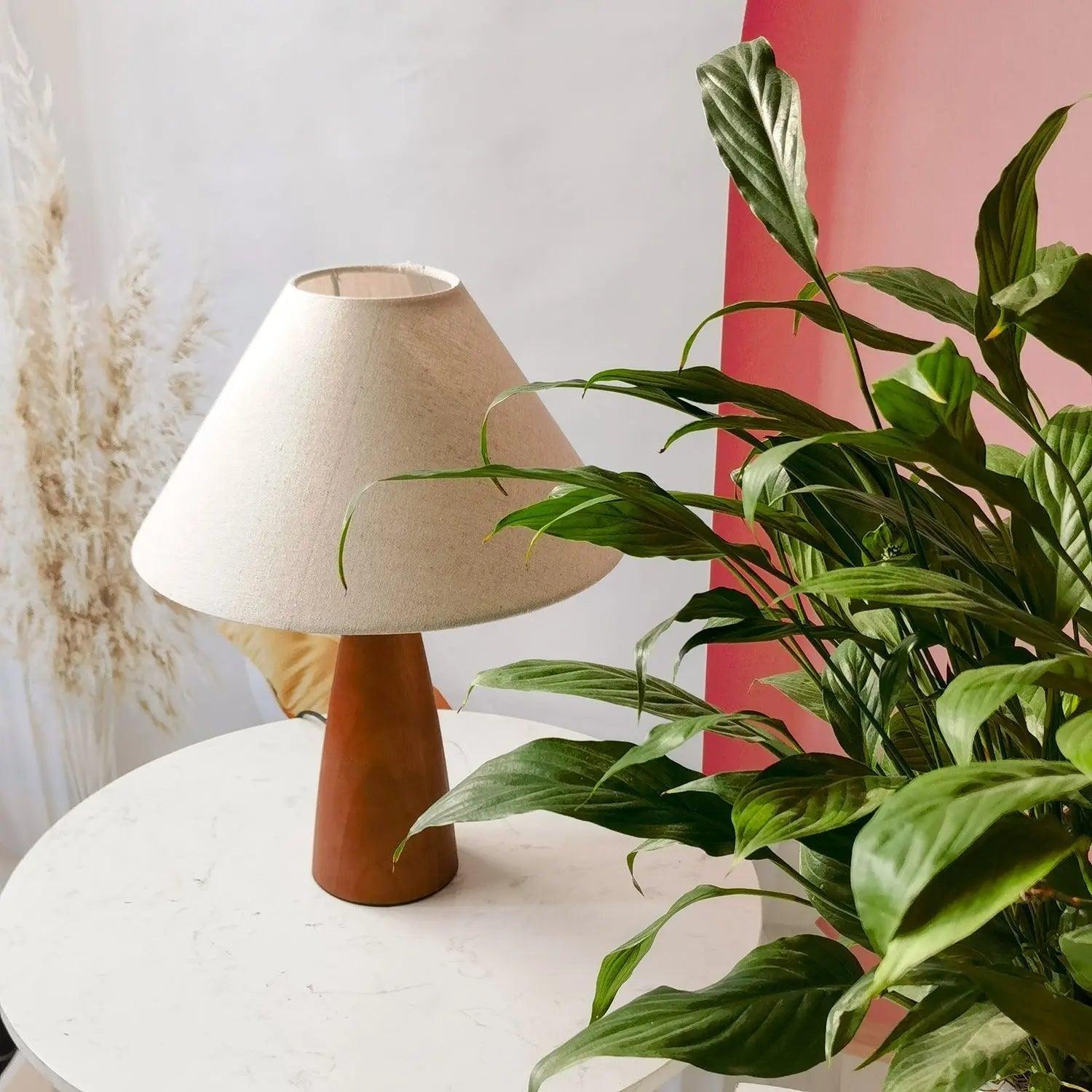 ArborGlow retro tömörfa asztali lámpa meleg fénnyel